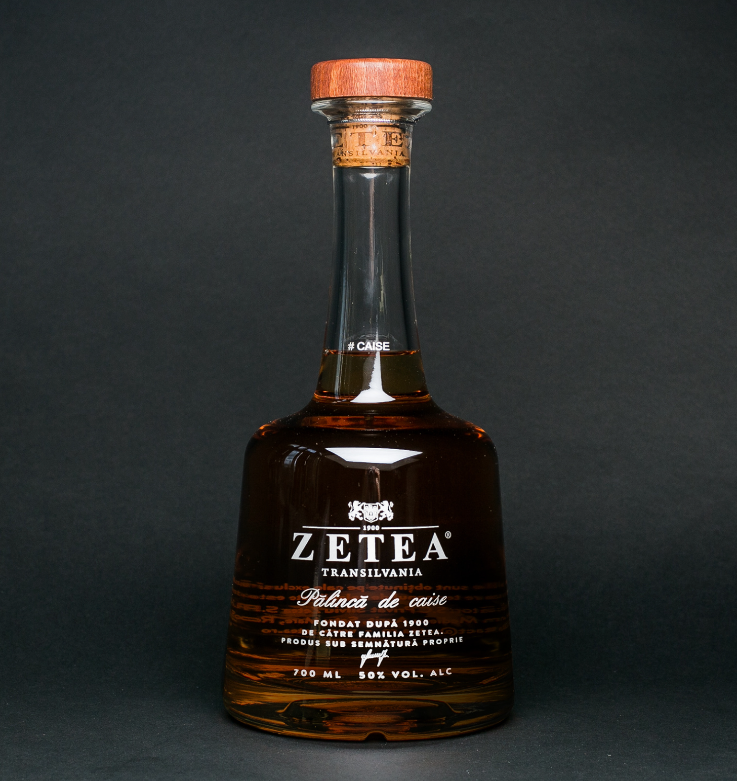 Zetea Apricot Brandy (Palinca caise / Apricot palinka) 700ml